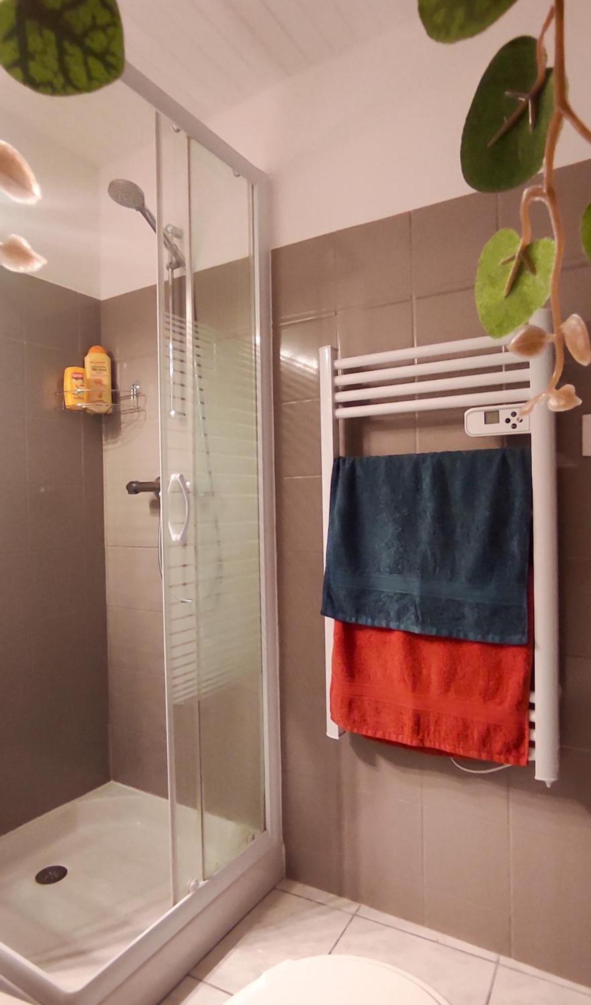 Chambre Independante Avec Salle De Bain Privee Montpezat-sous-Bauzon المظهر الخارجي الصورة